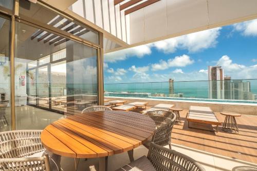 Beach Class Meireles Fortaleza by Carpediem